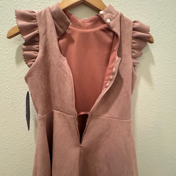 Chic Mauve Midi Dress with Pearl Details - Picture 8 of 12